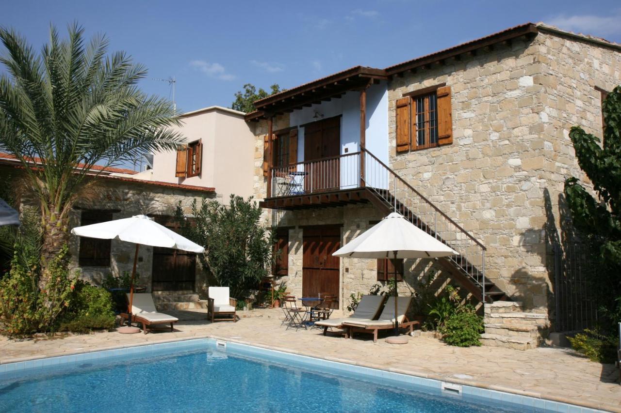 Porfyrios Apartment